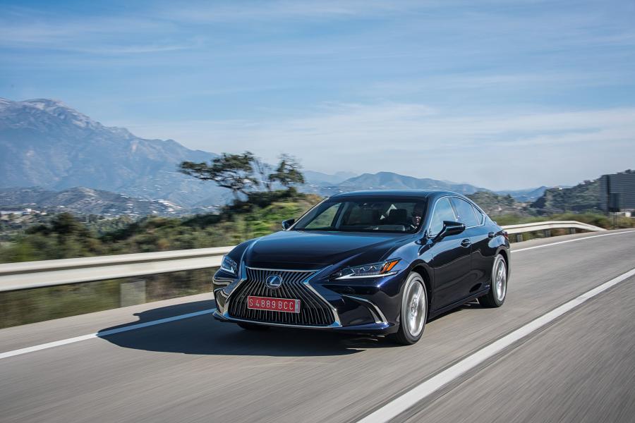 Lexus ES300h 2018 года  (WW) (фото 62 из 71)